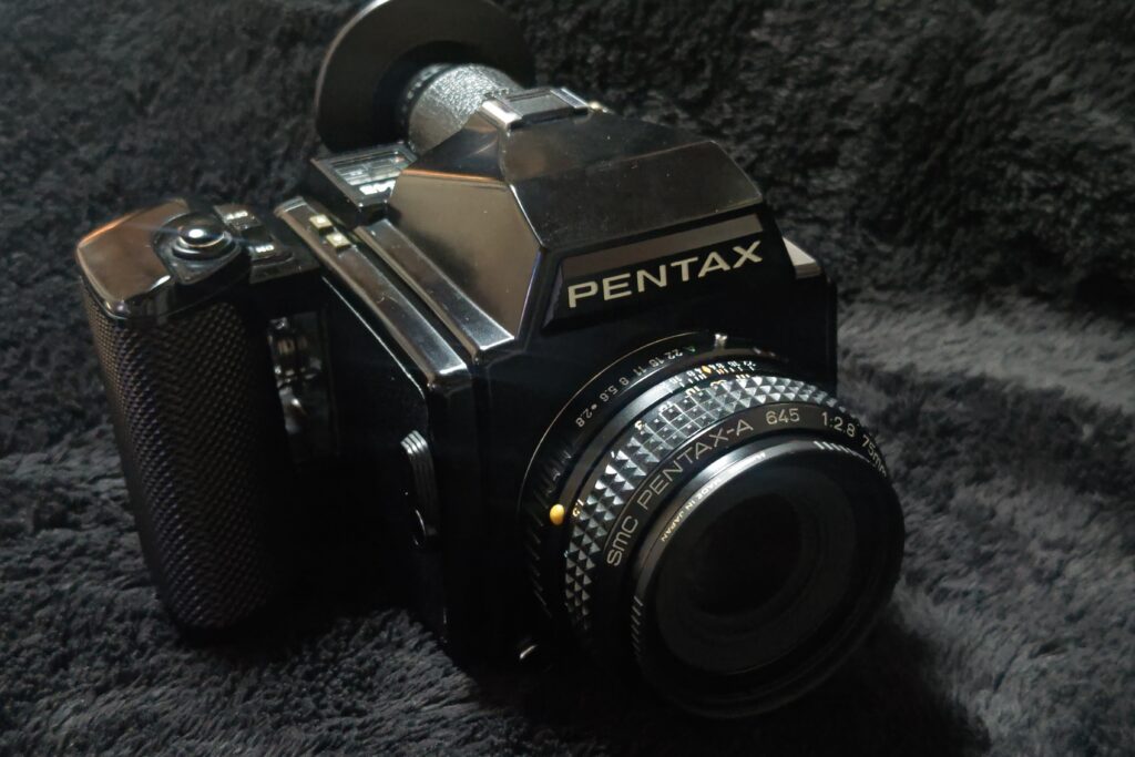 フィルムカメラレビュー】気軽に持ち出せる中判カメラ「初代PENTAX 645 